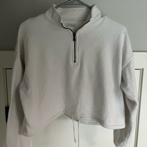 Crop sweatshirts